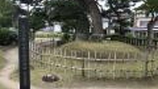 伝弁慶の墓（平泉）：＂伝＂