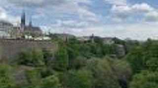 要塞と川が織りなす絶景