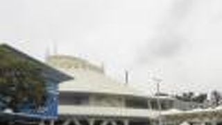 真っ暗な宇宙を駆け巡る感じのジェットコースター