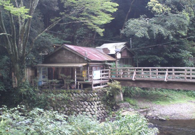 伊豆の山奥のいい温泉