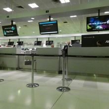 有人カウンターはバックのドロップオフのみです