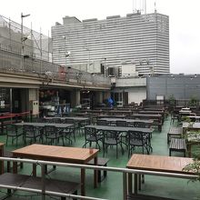 屋内席もあるので雨でも利用可 By Arurun 横浜モアーズ 食べ放題bbqビアガーデンのクチコミ フォートラベル