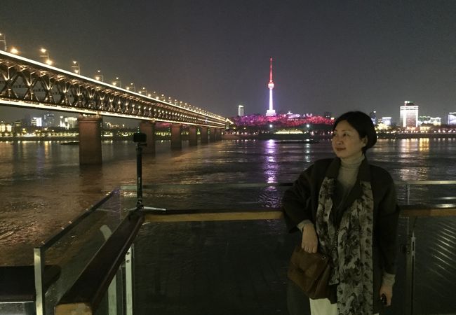 【武漢長江大橋】全景を眺めるなら黄鶴楼から、近くからなら夜景がおすすめ