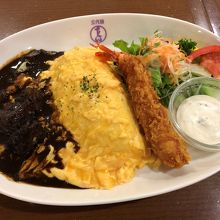 オムライス（黒カレー）&エビフライ