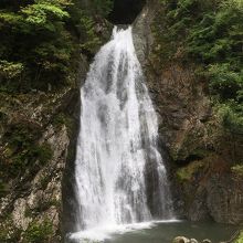 銚子の滝(岐阜県高山市)