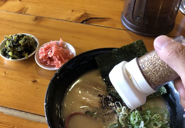 月に一度は行きたくなる豚骨ラーメン