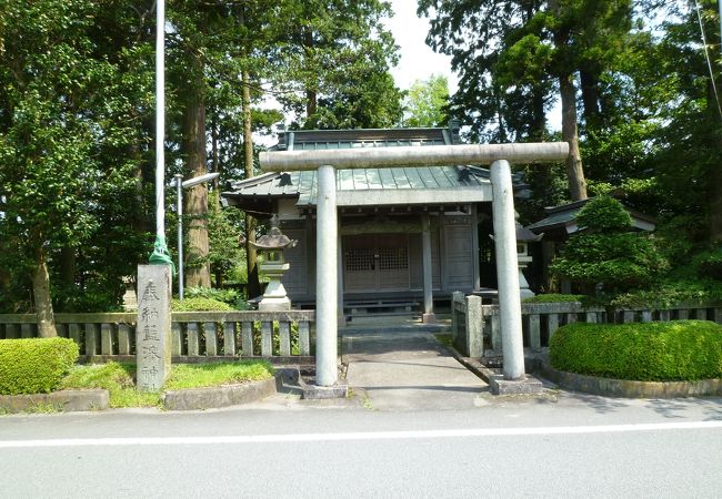 登山口の起点の神社