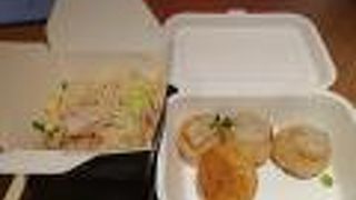 中華街のユンユンで焼小籠包を