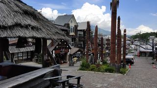 小さいお店がかたまっていて見ていて楽しいです