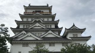 新幹線駅前の福山城なかなか立派お城