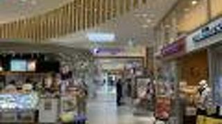 駅構内の商業施設