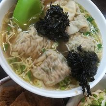 菜肉大&#39195;飩湯