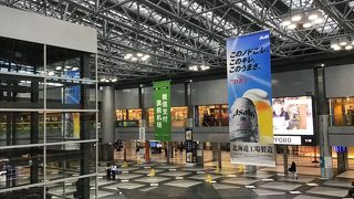 国内でも有数の利用客を誇る空港です。