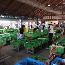 野菜売り場は広い