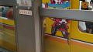 東京五輪のマスコットが描かれた車両が走ってました