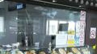 ステーキとかソーセージがとにかくおいしいのでおすすめです。