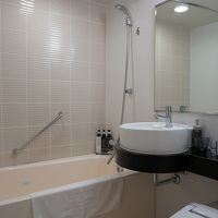 バスルームも清潔感満点