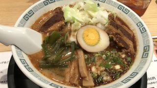 細麺の替え玉あり