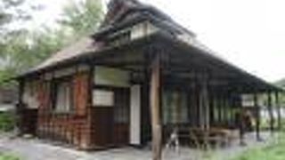 別荘地帯に道しるべがあります