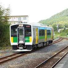 日中は単行で運転、久留里駅