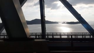 柱越しの景色もまた良し