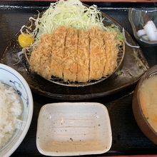 ロースかつ定食\1300