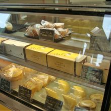 お菓子のショーケース