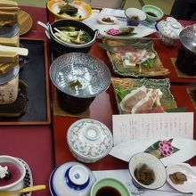 和食の美味しい夕御前、秋田名物が並んでいました