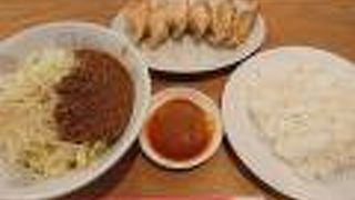 中華街の元祖ぎょうざ苑へ