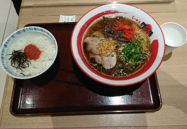 サービスエリアでは十分な美味しいラーメン