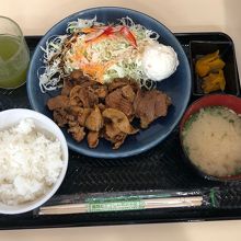 生姜焼き定食900円！