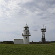 襟裳岬にある白い灯台