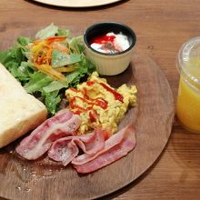 モーニングセット850円