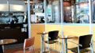 喫煙可の空港喫茶