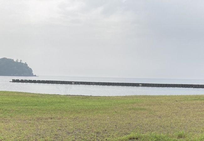 土肥海水浴場 (屋形海岸)
