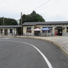 岩村駅全景です