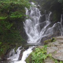 白糸の滝全体風景