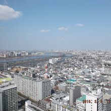 この方向に息子が住んでます