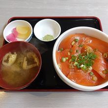 鮭の漬丼