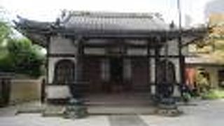 墓参する人が絶えませんでした