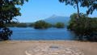 駒ヶ岳も一望できる控えめな記念碑