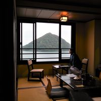 どの部屋も海側に面している。