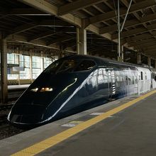 前面は黒色の塗装でかっこいい！