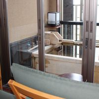 部屋の檜風呂は、しっとりとした泉質のお湯でした