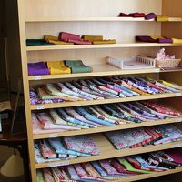 ９階エレベーターホールで、色浴衣が選べるように・・