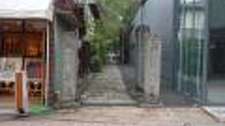 旧軽井沢銀座の賑わいが嘘のように静かなお寺