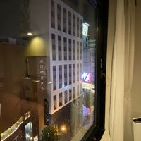札幌のビジネスホテルにしては窓は大きい
