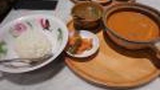 シンガポール大使館御用達のシンガポール料理レストランです！