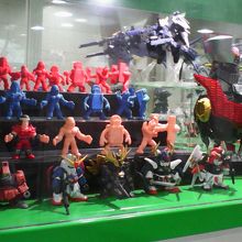 昔懐かしいガンダムやキン肉マン（キン消し）なんかも展示あり