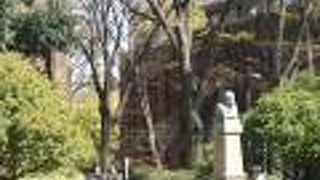 見ごたえのある胸像です